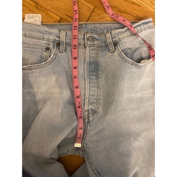 Levi's women's Light Wash button fly high rise 31W x 32L cotton jeans - Picture 10 of 11